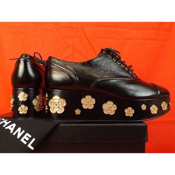 NIB CHANEL BLACK LEATHER CAMELLIA CC PLATFORM CAP TOE LACE UP OXFORDS 39 - Picture 10 of 12